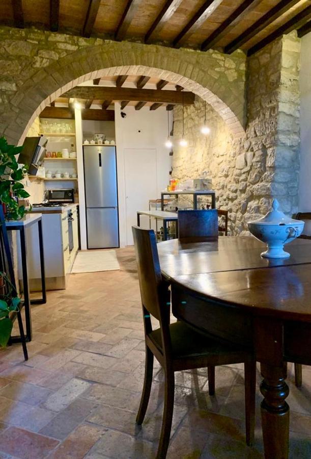 Le Antiche Mura Semproniano Buitenkant foto
