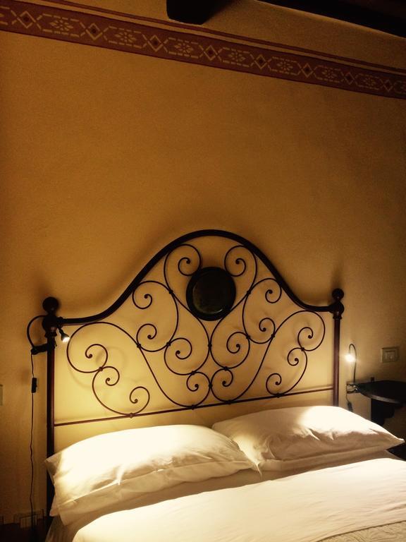 Le Antiche Mura Semproniano Buitenkant foto