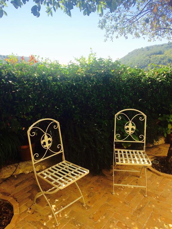 Le Antiche Mura Semproniano Buitenkant foto